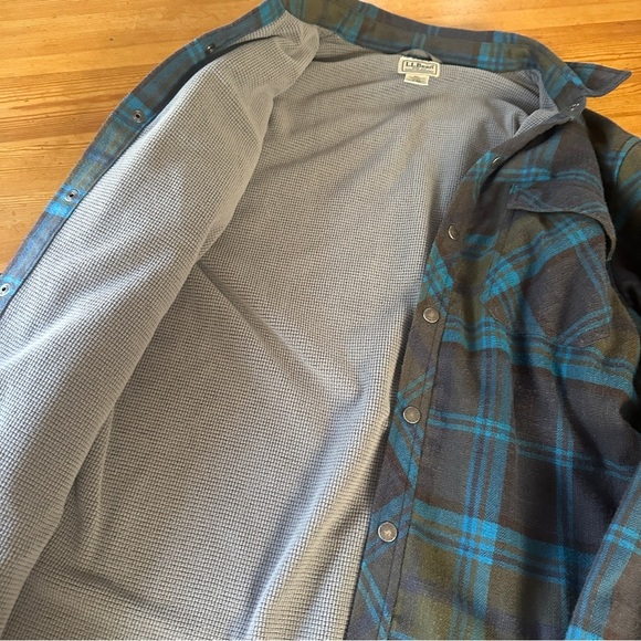 LL Bean thermal lined Blue and Gray Plaid Men's Jacket/Flannel size M - Picture 4 of 9